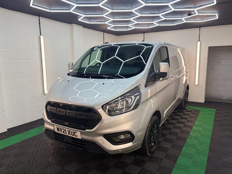 FORD TRANSIT CUSTOM 2.0 Transit Custom Limited Van 300 L2 2.0L EcoBlue 130PS FWD 6 Speed Manual